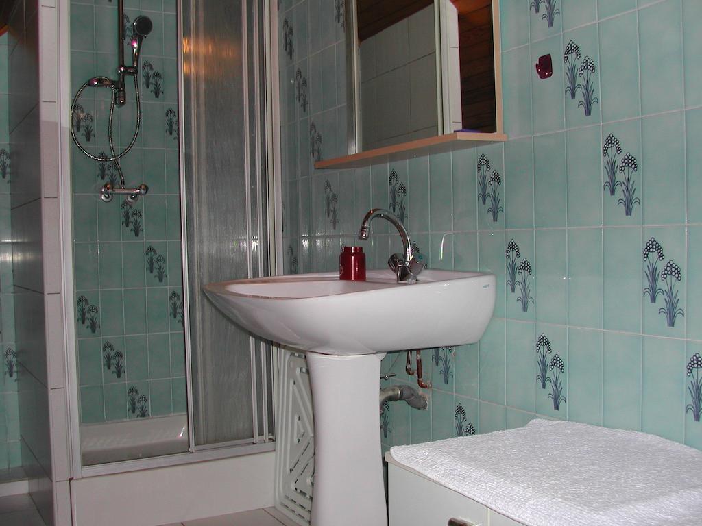 Les Gîtes de Garz Ar Bik Brasparts Habitación foto