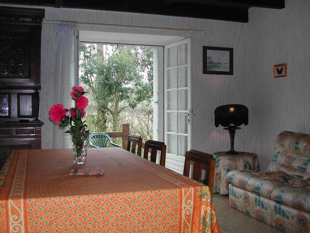 Les Gîtes de Garz Ar Bik Brasparts Habitación foto